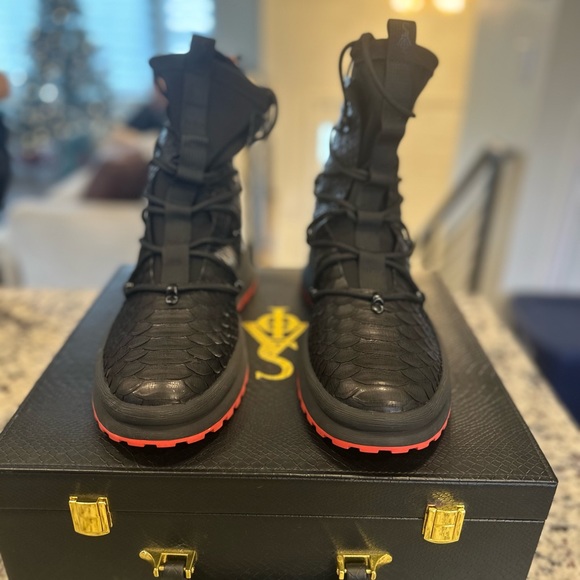 Sia Collective Tahoe’s - Picture 2 of 5